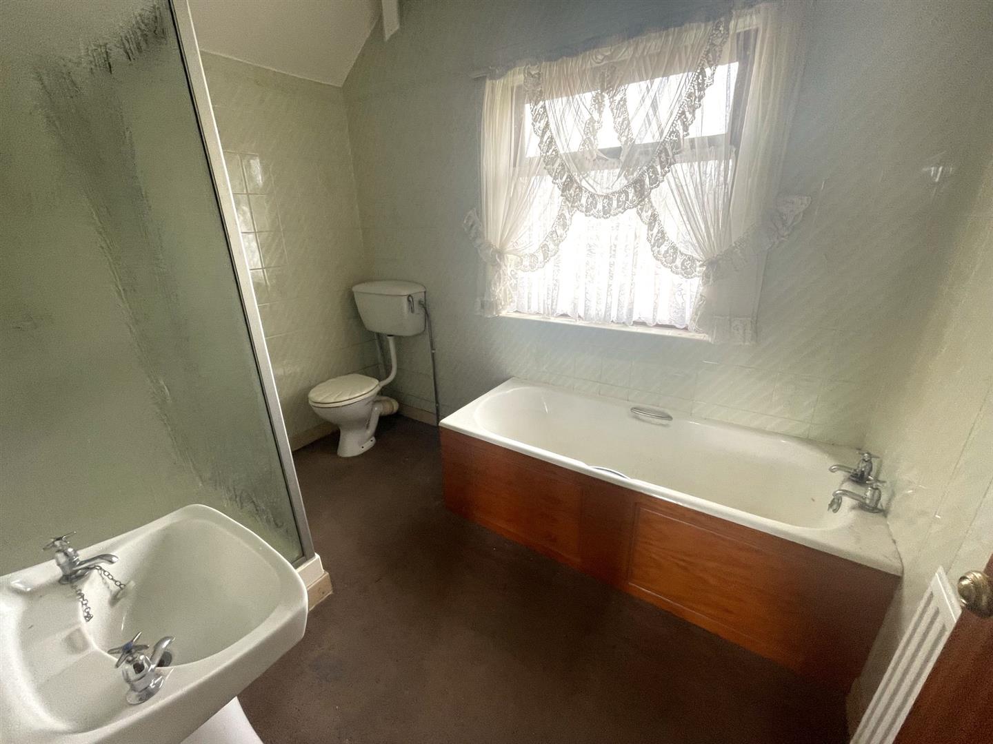 Bryngwastad Road, Gorseinon, Swansea, SA4 4XG